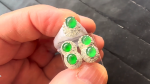 蛍光翡翠セットルース