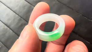 くりぬきろうかん翡翠リング