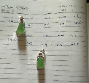 格安蛍光翡翠ルース