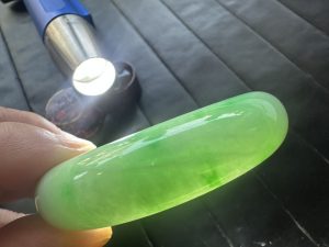 本翡翠バングル