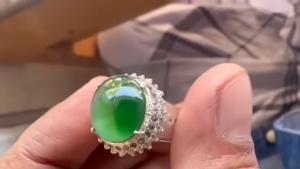 ろうかん翡翠ルース