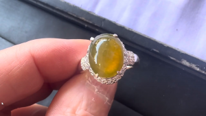 アイスイエロー翡翠ルース