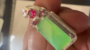 格安蛍光翡翠ルース　スクエアガーデン