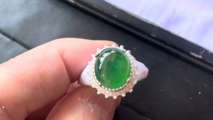 ろうかん翡翠ルース　山科