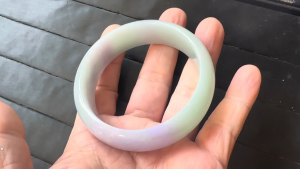 本翡翠バングル