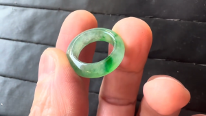 くりぬきろうかん翡翠リング