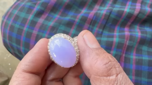 ラベンダー翡翠ルース　春一番