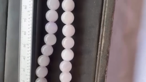 ラベンダー翡翠ビーズネックレス　さくら珠