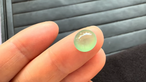 氷翡翠ルース　ほのかに香る