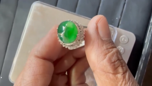 ろうかん翡翠ルース