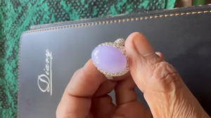 ラベンダー翡翠ルース　あかね頃