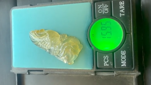 アイスイエロー翡翠カービング　ピースフルネイチャー