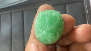 本翡翠カービング　憤怒相