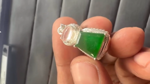 氷＆ろうかん翡翠ペアルース　異色のコラボ