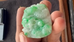 本翡翠カービング　守・破・離