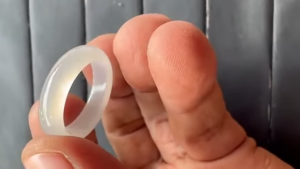 格安くりぬき氷翡翠リング　光莉