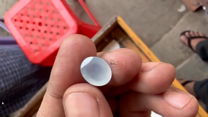 氷翡翠ルース　光石