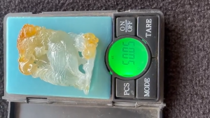 アイスイエロー翡翠カービング　火の鳥