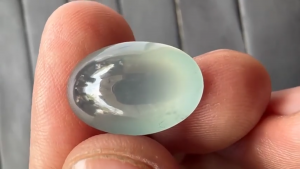 氷翡翠ルース　Glass eye