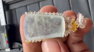 氷翡翠プレートルース