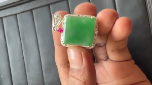 ろうかん翡翠プレートルース　新緑の頃