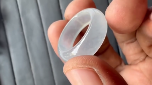 くりぬき氷翡翠リング　贅を極める