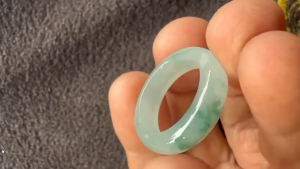 くりぬき氷翡翠リング　ふくわうち