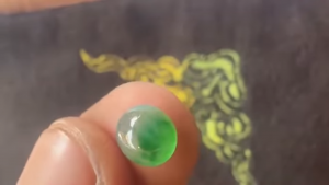 格安アイスろうかん翡翠ルース　みどりの日