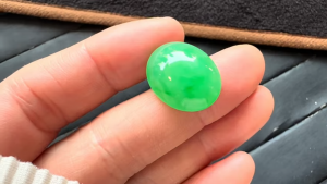 ろうかん翡翠ルース