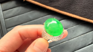 高級ろうかん翡翠ルース