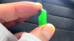 ろうかん翡翠ルース　紀文