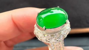 格安ろうかん翡翠ルース　セレクトルース