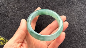 高級氷翡翠バングル　みずあさぎ