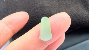 ろうかん翡翠プレートルース　ドゥタック