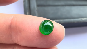 ろうかん翡翠ルース　正統派