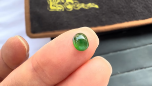 ろうかん翡翠ルース