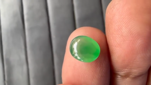 蛍光翡翠ルース　茫洋の海