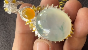 イエロー＆氷翡翠ペアルース　夕暮れどきの水面　