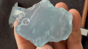 高級氷翡翠原石　アクア不動産