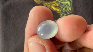 氷翡翠ルース　ブルーライト