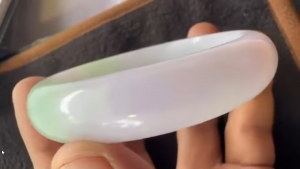 ラベンダー翡翠バングル　いつもの春