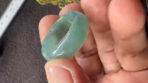 くりぬき氷翡翠リング　蒼い森
