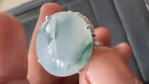 氷翡翠ルース　滝