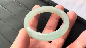 氷翡翠バングル　バランスでしょ