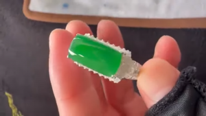 高級ろうかん翡翠ルース